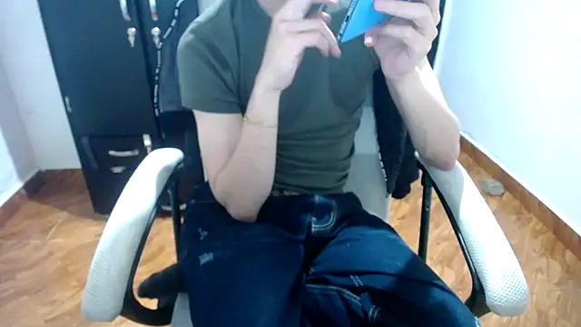 Snapshot of SexAegons chatting on 02.17.25 SexAegons online show from 02.17.25