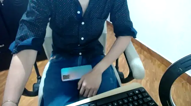 Snapshot of SexAegons chatting on 02.26.25 SexAegons online show from 02.26.25