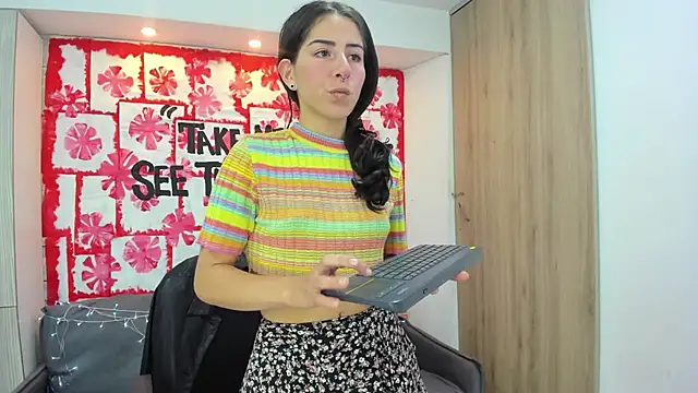 Mhelanny2 online show from 02.15.25