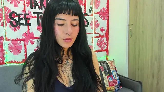 Mhelanny2 online show from 03.20.25