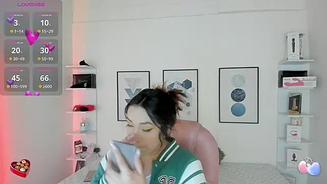 cristal  hot 1 online show from 02.02.25