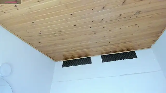 cristal  hot 1 online show from 02.15.25