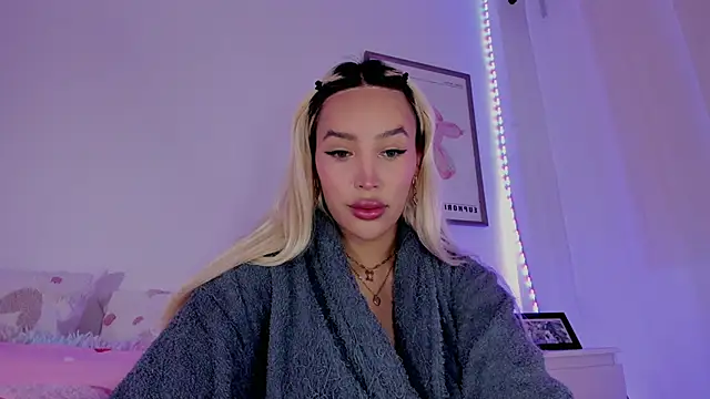  viioletweekend  online show from 03.14.25