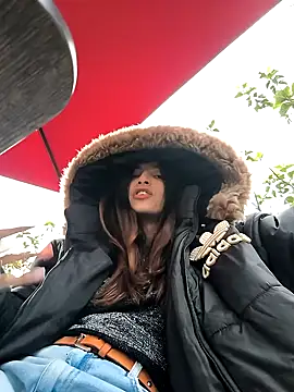 Snapshot of Sam_Sara chatting on 02.15.25 Sam Sara online show from 02.15.25