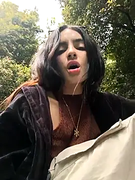 Snapshot of Sam_Sara chatting on 03.08.25 Sam Sara online show from 03.08.25