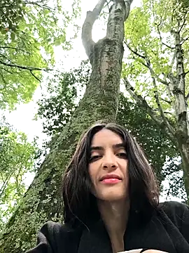 Snapshot of Sam_Sara chatting on 10.17.25 Sam Sara online show from 10.17.25