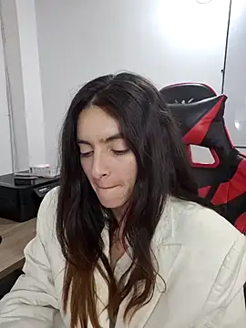 Snapshot of Sam_Sara chatting on 11.03.25 Sam Sara online show from 11.03.25