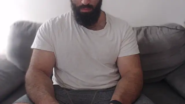 Snapshot of hugemachohandsome chatting on 06.22.26 hugemachohandsome online show from 06.22.26