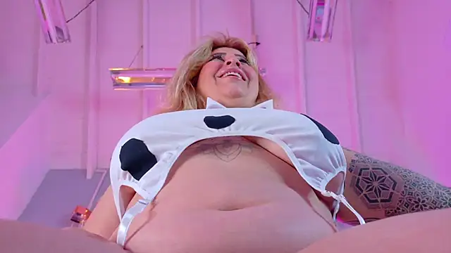 Snapshot of Miss_Pawi chatting on 02.02.26 Miss Pawi online show from 02.02.26