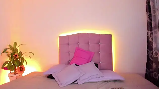 MarieLatex online show from 03.20.25