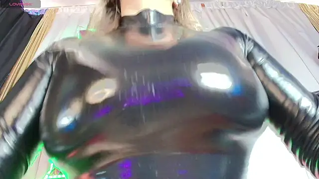 LatexDevil Blondie online show from 02.27.25