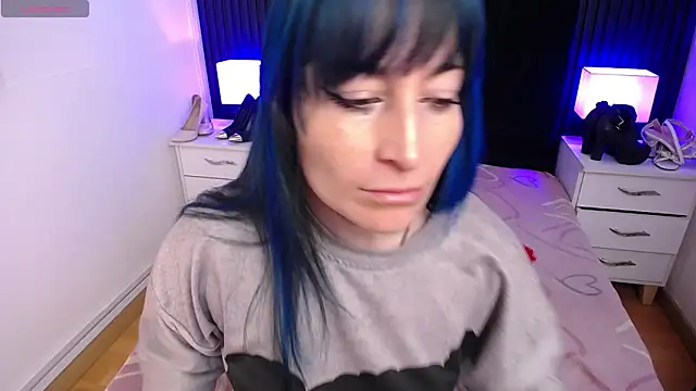 alicia moom online show from 01.20.25