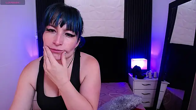 alicia moom online show from 02.04.25