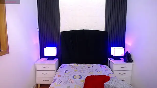 alicia moom online show from 02.26.25