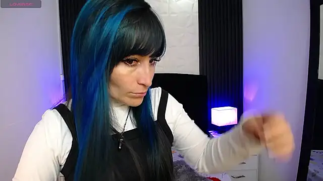 alicia moom online show from 03.18.25