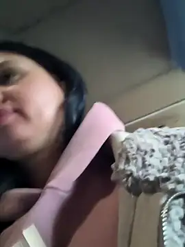 Snapshot of KikiXRed chatting on 12.03.25 KikiXRed online show from 12.03.25