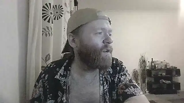 Snapshot of 33ENG chatting on 09.22.25 33ENG online show from 09.22.25