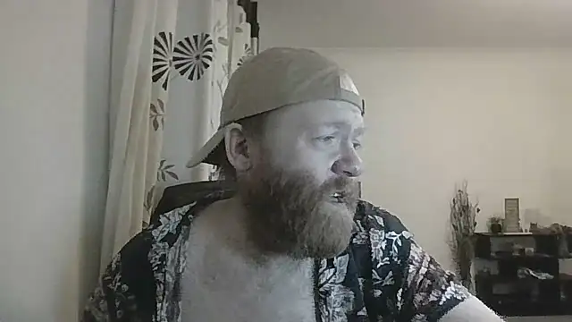 Snapshot of 33ENG chatting on 10.19.25 33ENG online show from 10.19.25