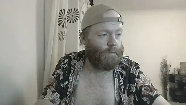 Snapshot of 33ENG chatting on 10.28.25 33ENG online show from 10.28.25