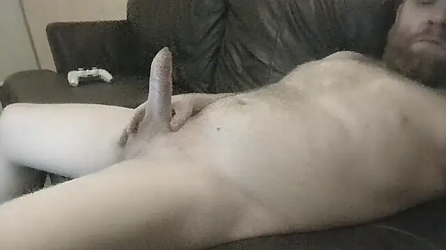 Snapshot of 33ENG chatting on 11.24.25 33ENG online show from 11.24.25