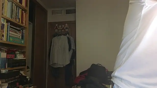 curiosillo83 online show from 10.11.25