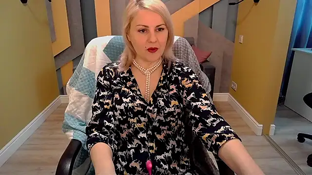 Candy Long online show from 03.04.25