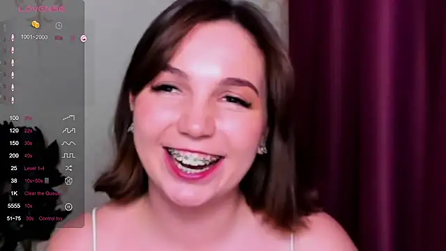 KindHazelHere  online show from 03.06.25