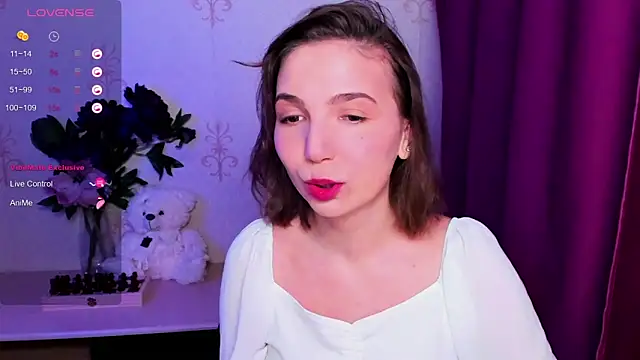 Snapshot of KindHazelHere_ chatting on 02.10.26 KindHazelHere online show from 02.10.26