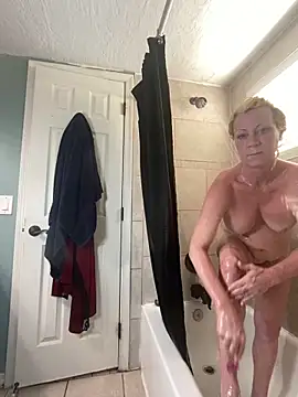 TiffaneyLove online show from 03.16.25