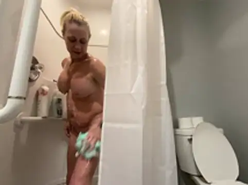 TiffaneyLove online show from 03.20.26