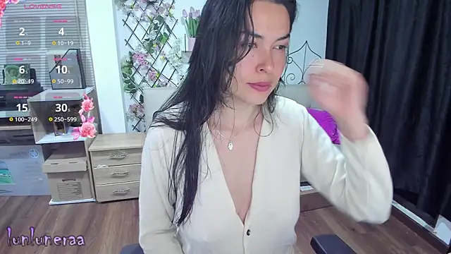 Lunlunera online show from 03.13.25