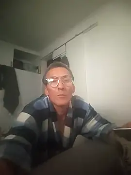 Snapshot of Super42 chatting on 04.23.26 Super42 online show from 04.23.26