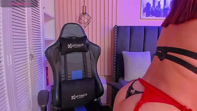 Snapshot of ashlye_miller_ chatting on 02.15.25 ashlye miller online show from 02.15.25