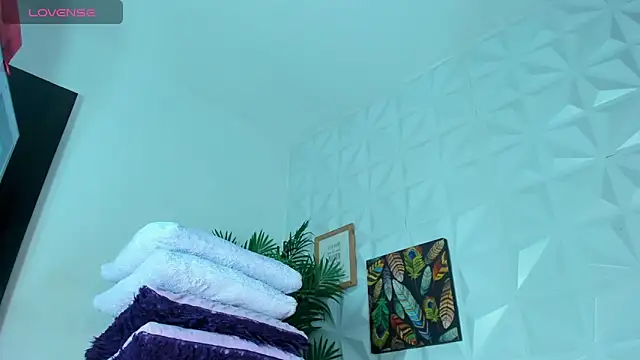 Hellen Sky online show from 09.08.25