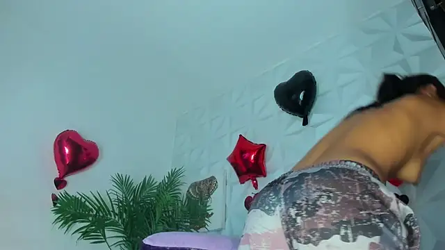 Hellen Sky online show from 04.17.26