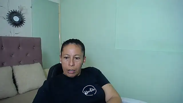 mature martina online show from 02.25.25