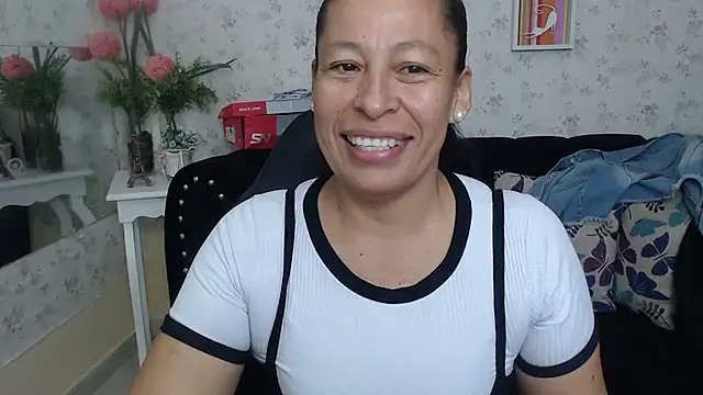 mature martina online show from 03.21.25