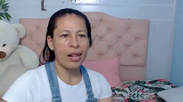 mature martina online show from 09.09.25