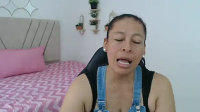 mature martina online show from 04.09.26