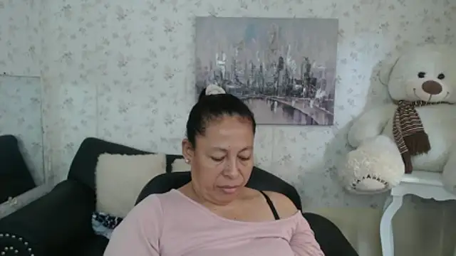 Snapshot of mature_martina chatting on 05.25.26 mature martina online show from 05.25.26