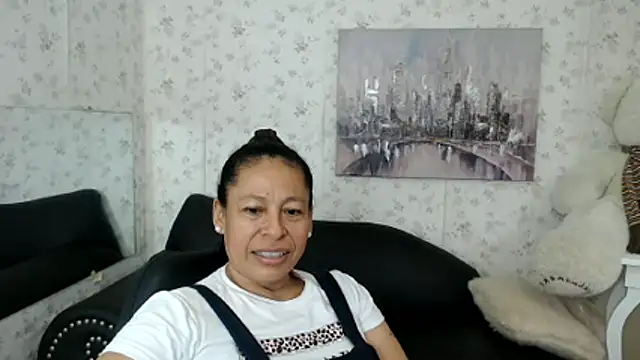 Snapshot of mature_martina chatting on 06.12.26 mature martina online show from 06.12.26