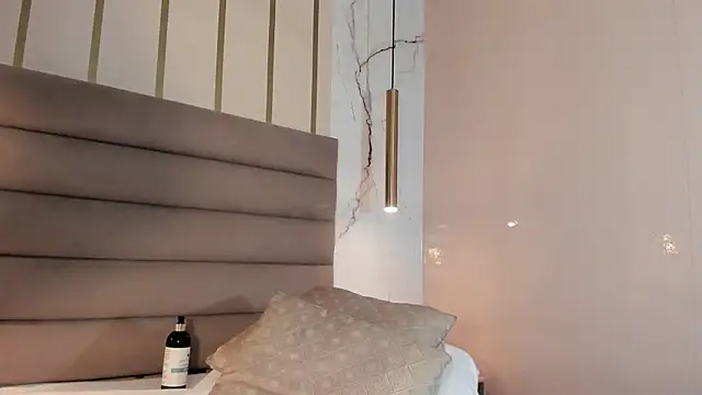 Snapshot of JESYSOZ23_ chatting on 12.14.24 JESYSOZ23 online show from 12.14.24