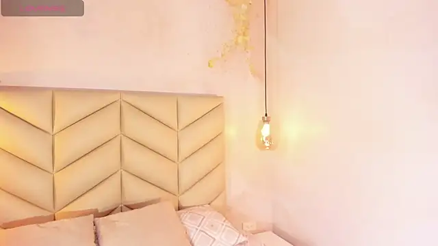 Snapshot of JESYSOZ23_ chatting on 09.16.25 JESYSOZ23 online show from 09.16.25