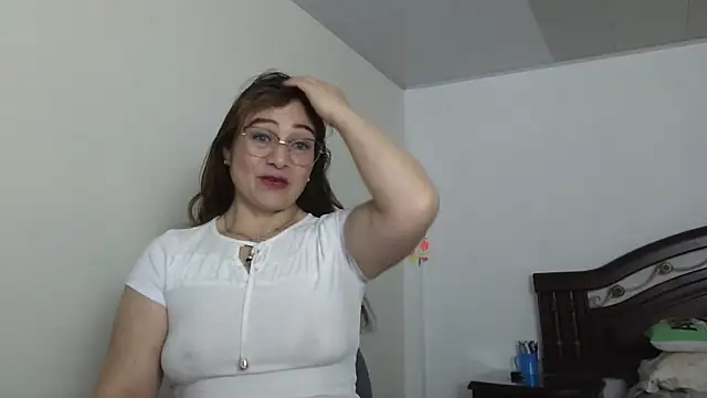 Snapshot of ruby-milf1 chatting on 01.18.25 ruby-milf1 online show from 01.18.25