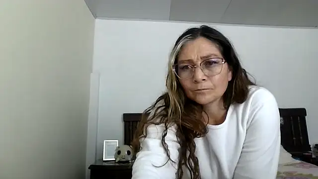 Snapshot of ruby-milf1 chatting on 09.08.25 ruby-milf1 online show from 09.08.25