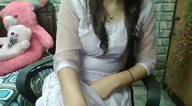 Snapshot of Sexy_iknoor chatting on 02.02.25 Sexy iknoor online show from 02.02.25