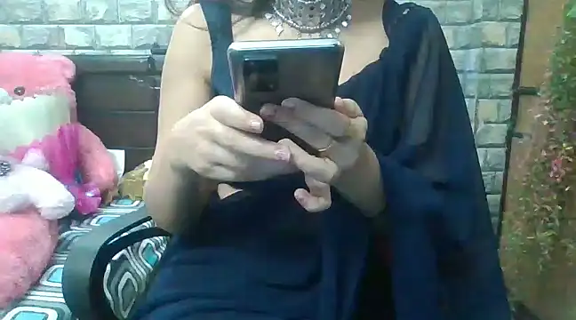 Snapshot of Sexy_iknoor chatting on 02.08.25 Sexy iknoor online show from 02.08.25