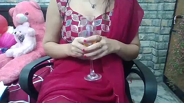 Snapshot of Sexy_iknoor chatting on 02.17.25 Sexy iknoor online show from 02.17.25