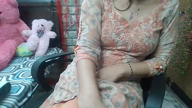 Snapshot of Sexy_iknoor chatting on 02.27.25 Sexy iknoor online show from 02.27.25