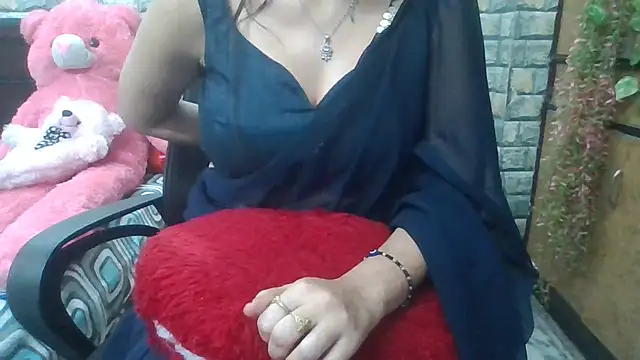 Snapshot of Sexy_iknoor chatting on 03.13.25 Sexy iknoor online show from 03.13.25